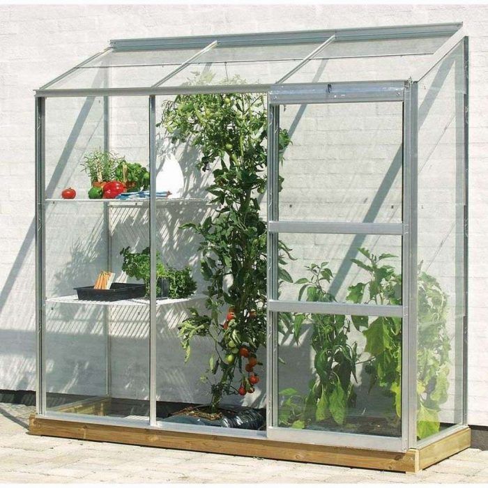 Nakalakip na greenhouse