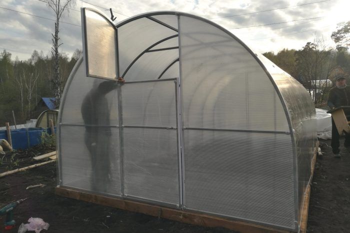 Bintana papasok sa greenhouse