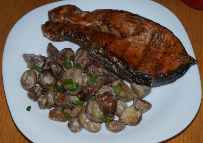 Isang ulam na may puffballs