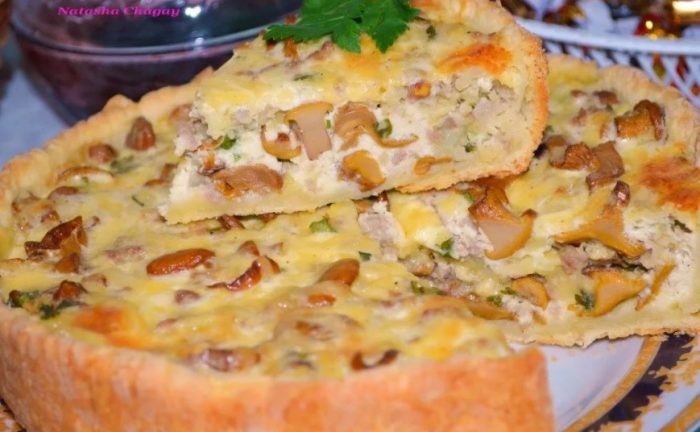 Mga Chanterelles na inihurno kasama ng patatas