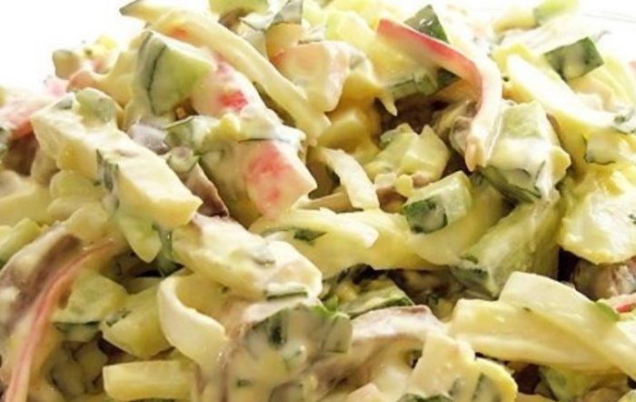 Salad na may mga champignon at crab sticks