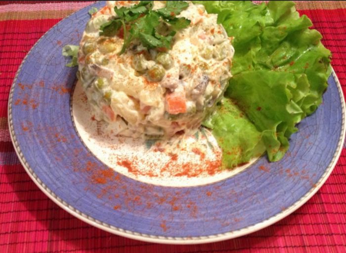 Mga Champignons sa Olivier salad