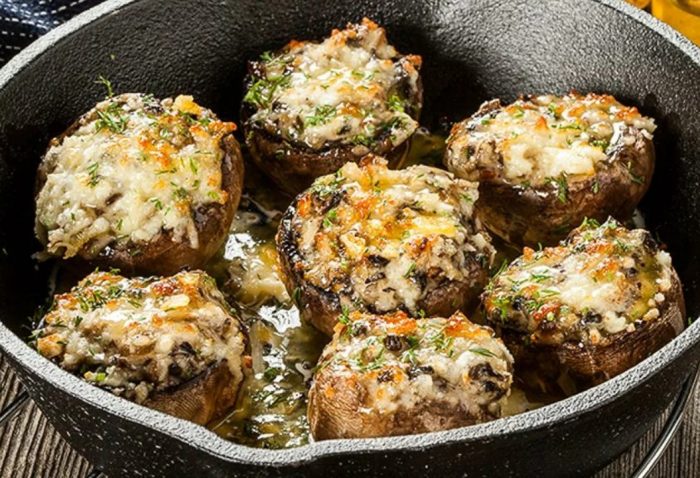 Mga pinalamanang champignon