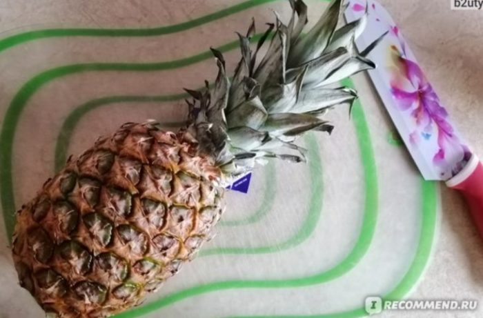 Pinya sa mesa