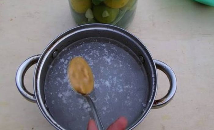 Hòa tan các thành phần trong nước