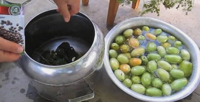 Gia vị dùng để muối chua